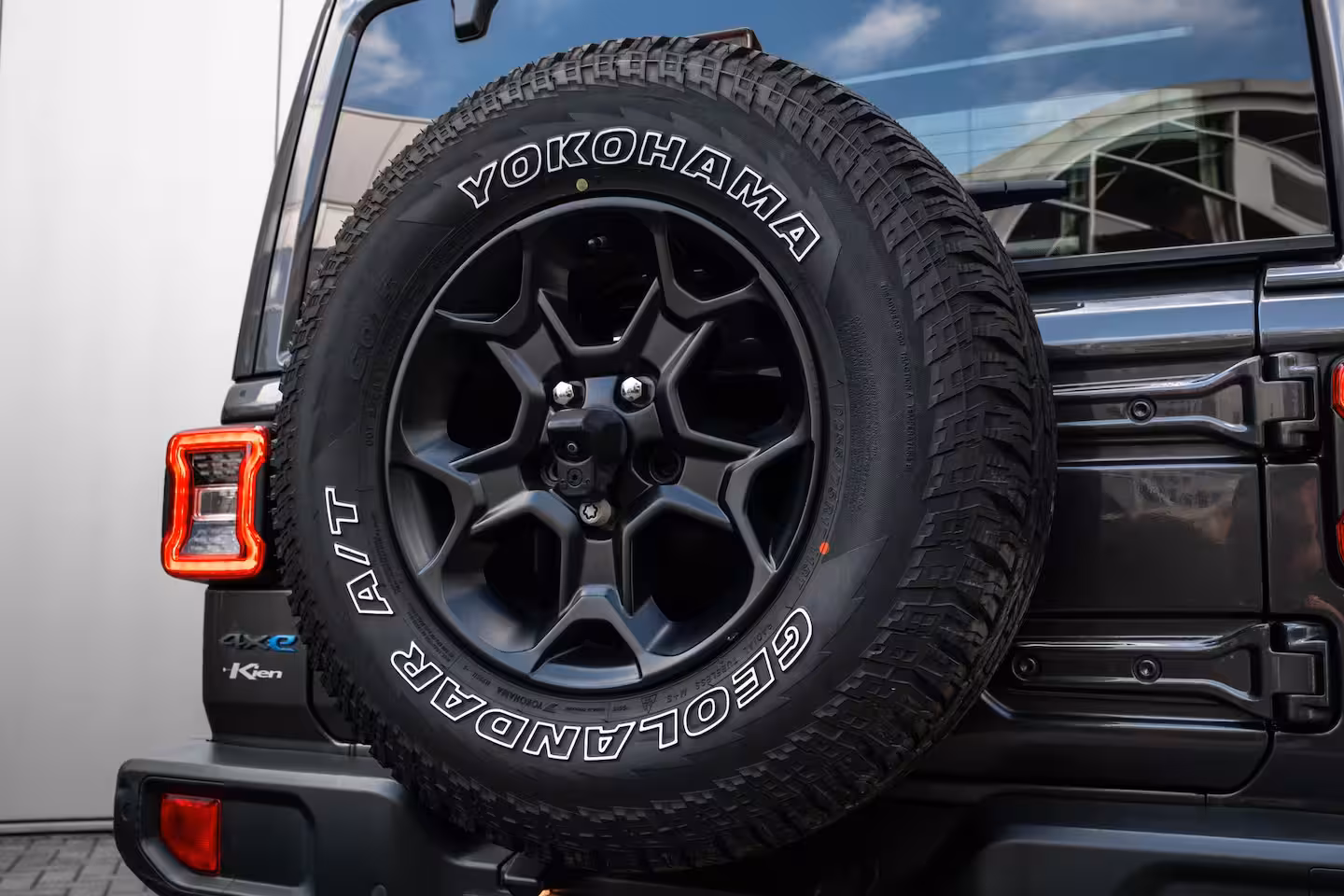 Jeep Wrangler Unlimited 4xe 380 Rubicon l Elekt. Schuifdak l Stoel/Stuurverwarming l Leder l Dodehoek Assist l LED