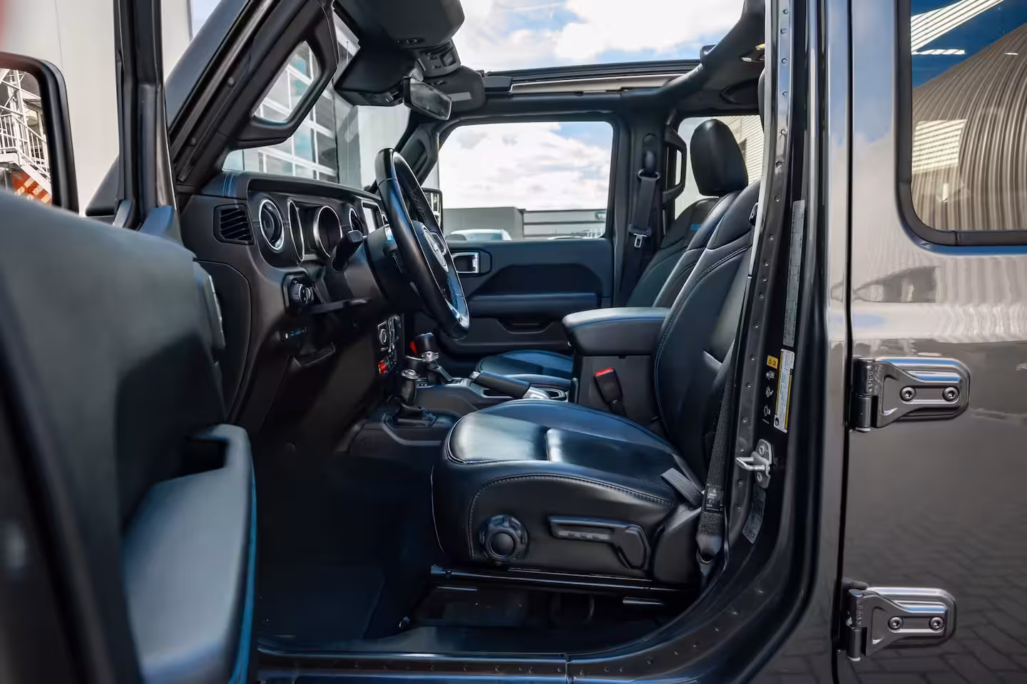 Jeep Wrangler Unlimited 4xe 380 Rubicon l Elekt. Schuifdak l Stoel/Stuurverwarming l Leder l Dodehoek Assist l LED