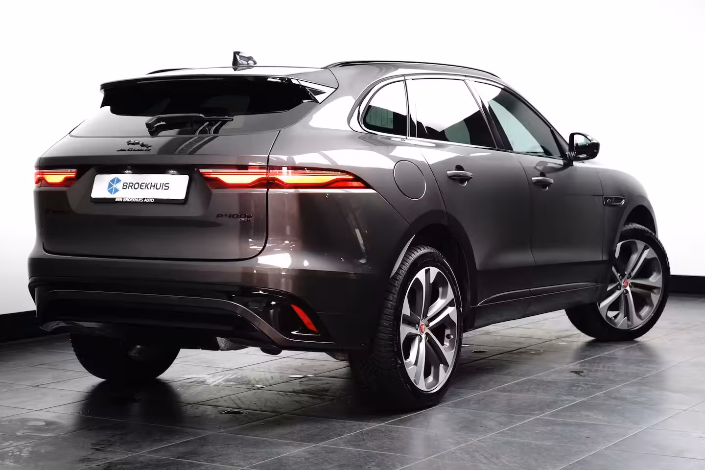 Jaguar F-Pace 2.0 P400e PHEV R-Dynamic HSE l Schaalstoelen l Meridian Sound l Head up d. l Stoelventilat