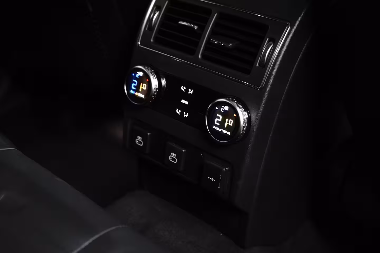 Jaguar F-Pace 2.0 P400e PHEV R-Dynamic HSE l Schaalstoelen l Meridian Sound l Head up d. l Stoelventilat