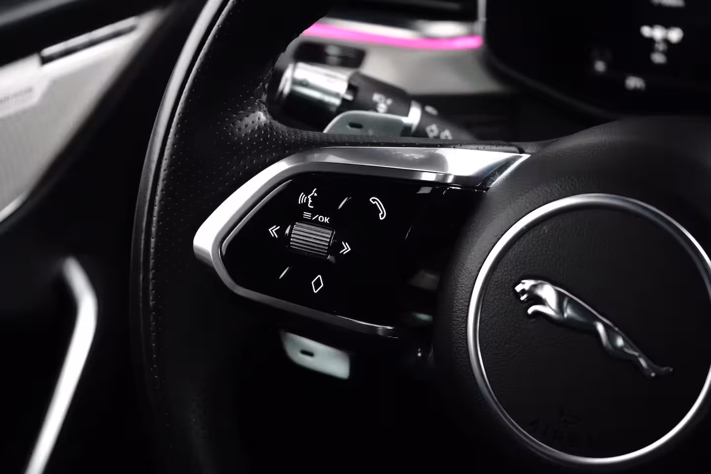 Jaguar F-Pace 2.0 P400e PHEV R-Dynamic HSE l Schaalstoelen l Meridian Sound l Head up d. l Stoelventilat