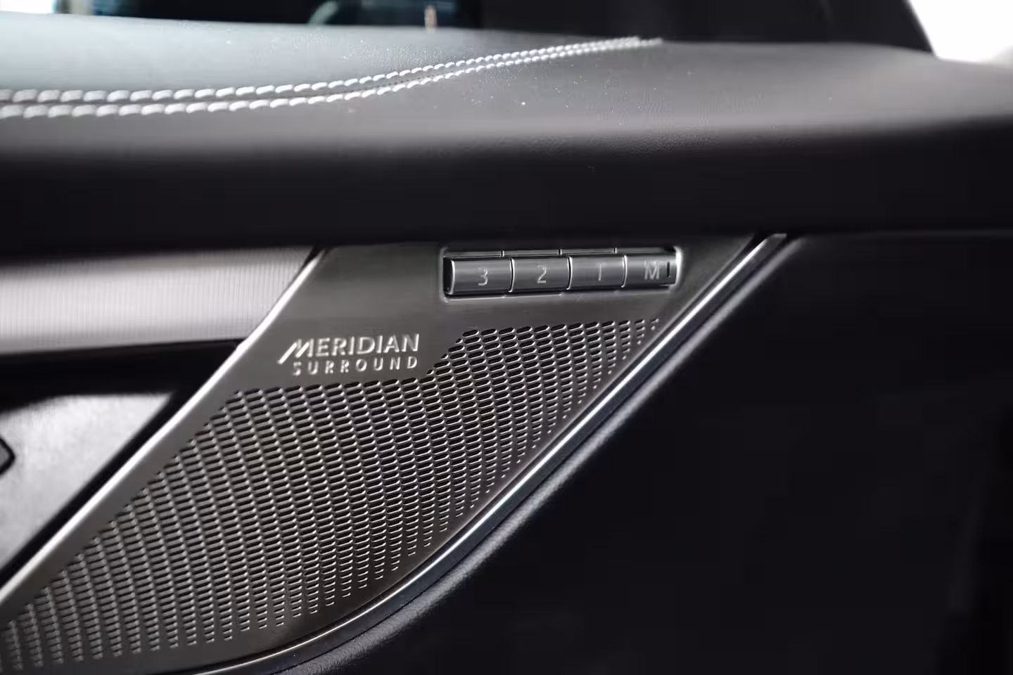 Jaguar F-Pace 2.0 P400e PHEV R-Dynamic HSE l Schaalstoelen l Meridian Sound l Head up d. l Stoelventilat
