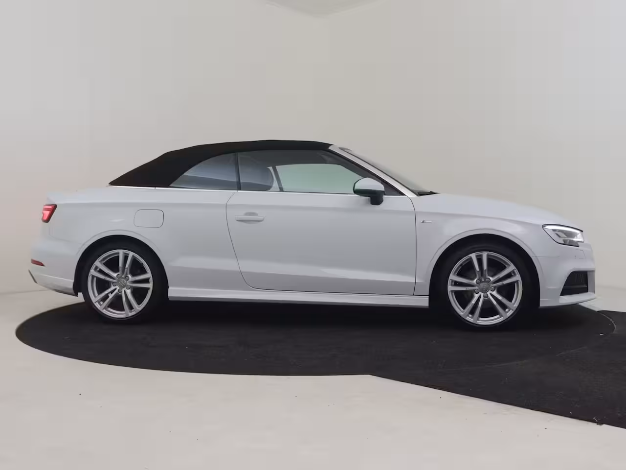 Audi A3 Cabriolet 1.5 TFSI CoD Sport S Line Edition 150PK AUTO | Trekhaak | Achteruitrijcamera | Keyless | D