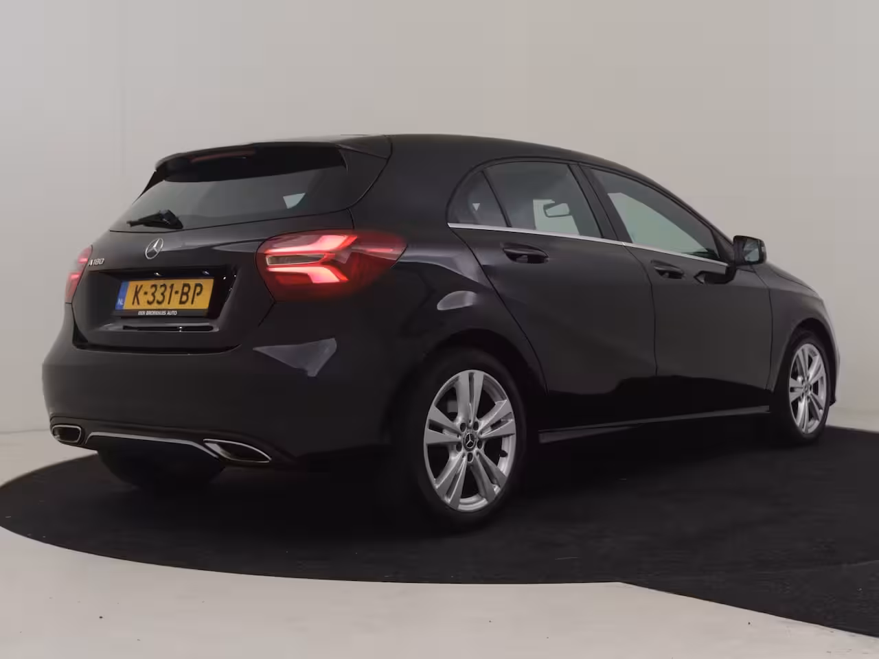 Mercedes-Benz A-klasse 180 Business Solution AMG | Cruise control | Climate control | Sport stoelen | Apple carpl