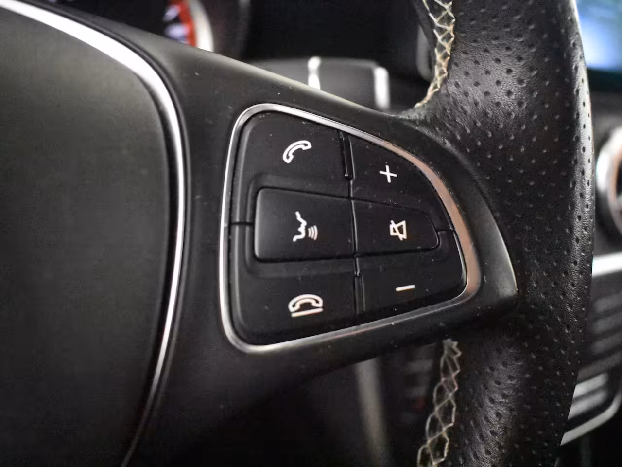 Mercedes-Benz A-klasse 180 Business Solution AMG | Cruise control | Climate control | Sport stoelen | Apple carpl