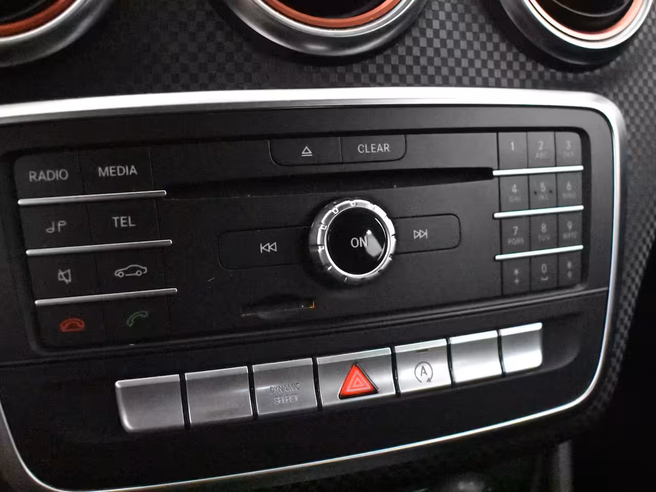 Mercedes-Benz A-klasse 180 Business Solution AMG | Cruise control | Climate control | Sport stoelen | Apple carpl