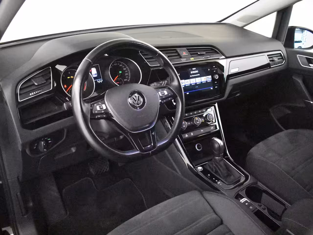 Volkswagen Touran 1.4 TSI Highline 7p 150PK DSG/AUTO | Trekhaak | App connect | Climate contr | PDC | |Cruis