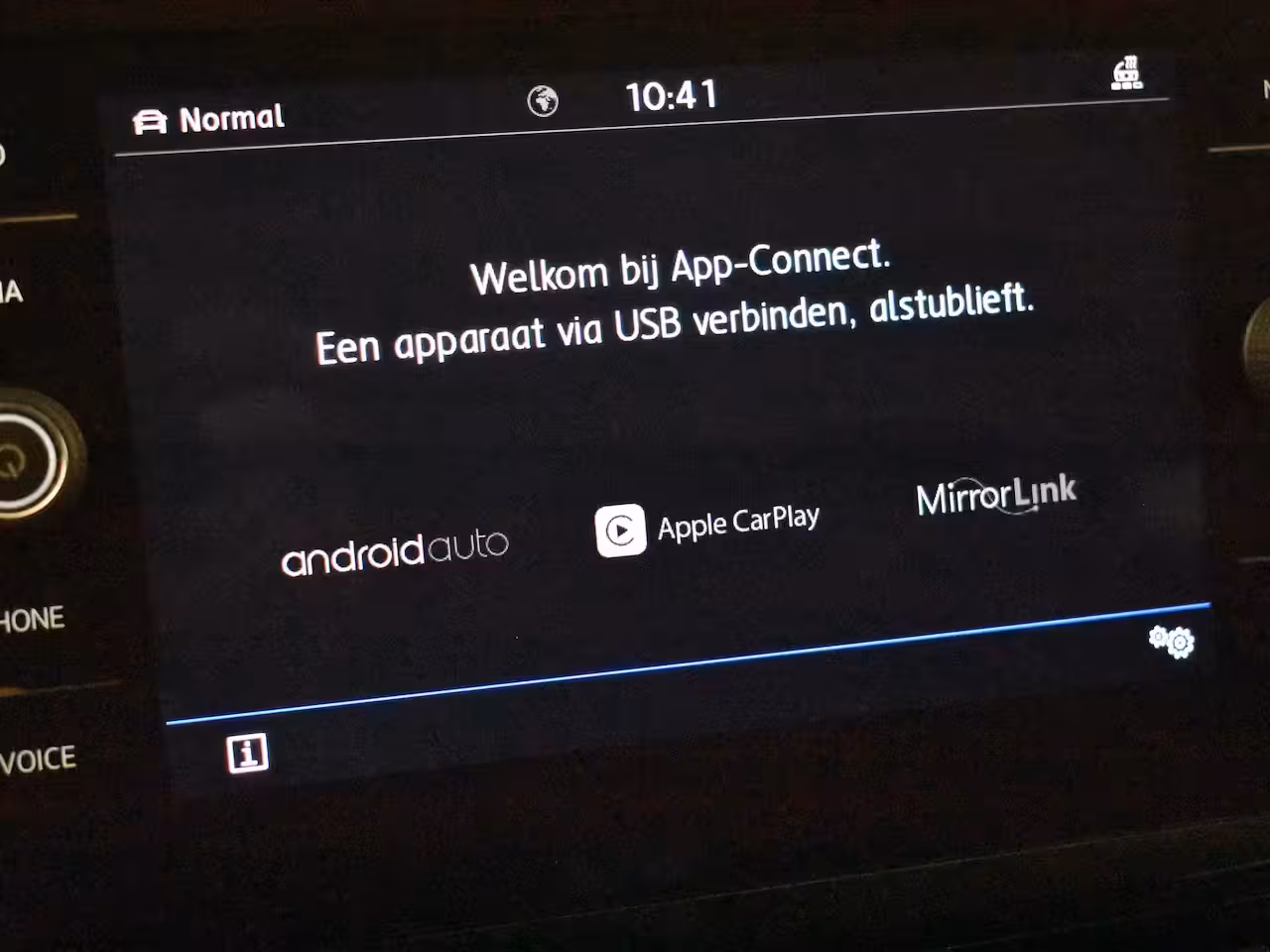 Volkswagen Touran 1.4 TSI Highline 7p 150PK DSG/AUTO | Trekhaak | App connect | Climate contr | PDC | |Cruis