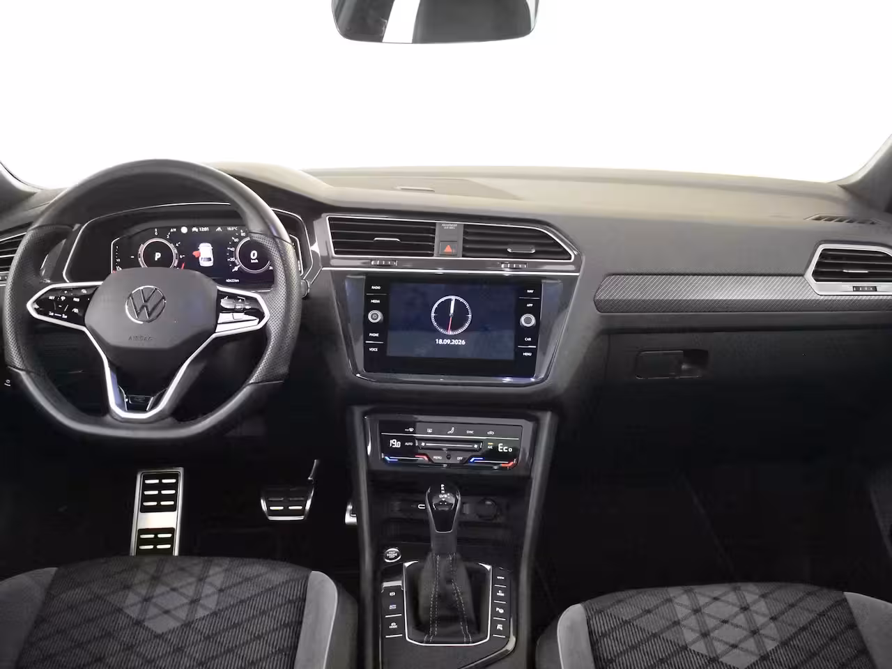 Volkswagen Tiguan 1.4 TSI eHybrid R-Line Business+245Pk DSG/AUTO | 1e Eigenaar | 360gr Camera | Trekhaak uit