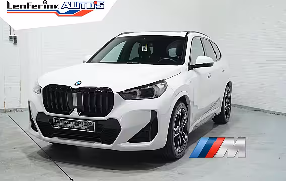 BMW X1 sDrive20i M Sport Panodak Led koplampen Camera Shadowline Stuur- en stoelverwarming 19 Inc