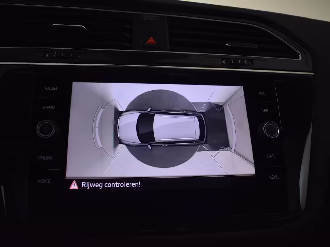 Volkswagen Tiguan 1.4 TSI eHybrid R-Line Business+245Pk DSG/AUTO | 1e Eigenaar | 360gr Camera | Trekhaak uit