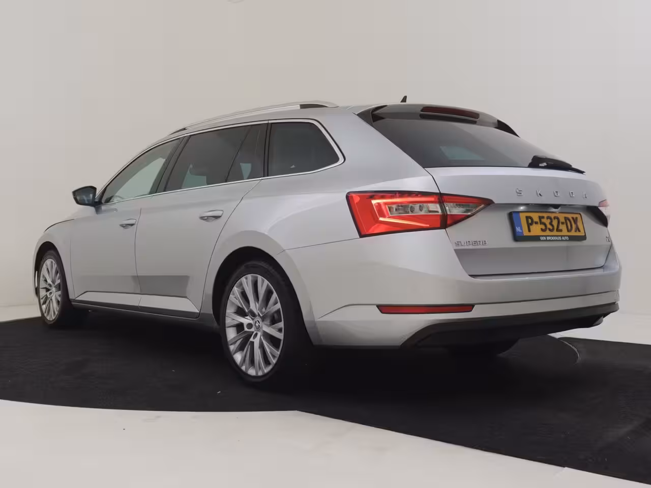 Skoda Superb Combi 1.4 TSI iV Sportline Business 218PK DSG/AUTO l Elektr. Klep l Achteruitrijcamera | App Con