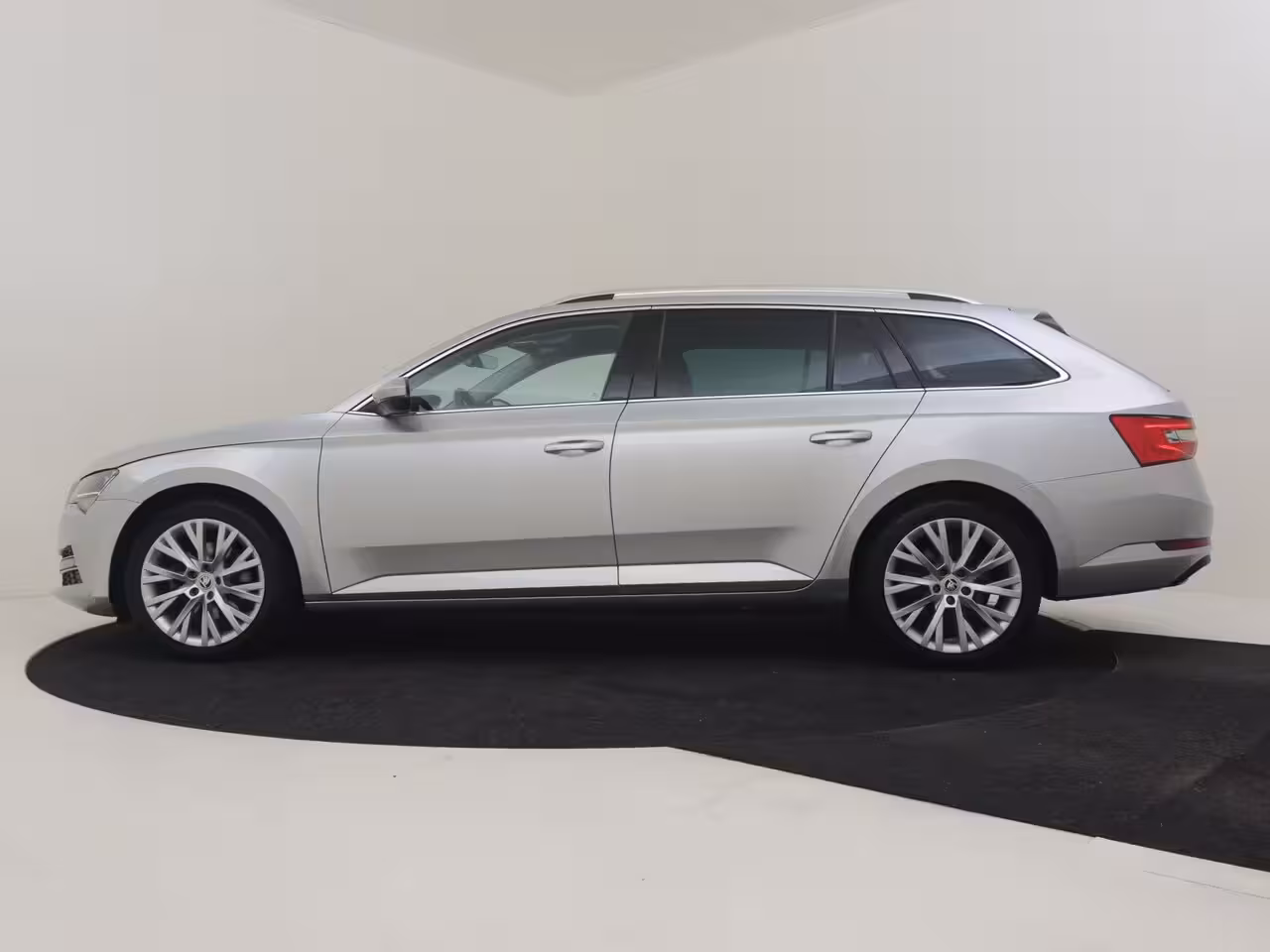 Skoda Superb Combi 1.4 TSI iV Sportline Business 218PK DSG/AUTO l Elektr. Klep l Achteruitrijcamera | App Con
