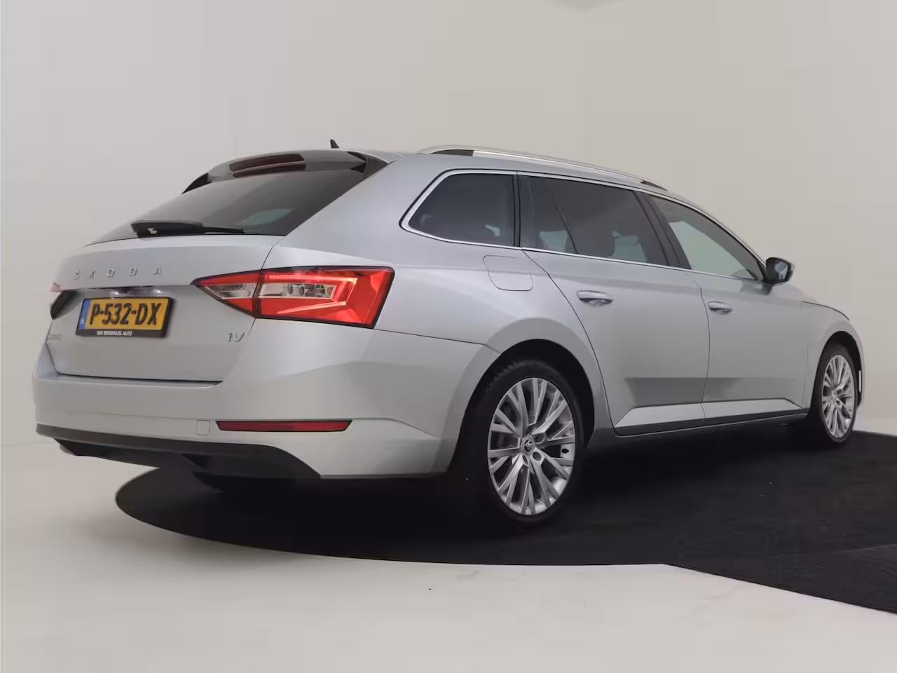Skoda Superb Combi 1.4 TSI iV Sportline Business 218PK DSG/AUTO l Elektr. Klep l Achteruitrijcamera | App Con