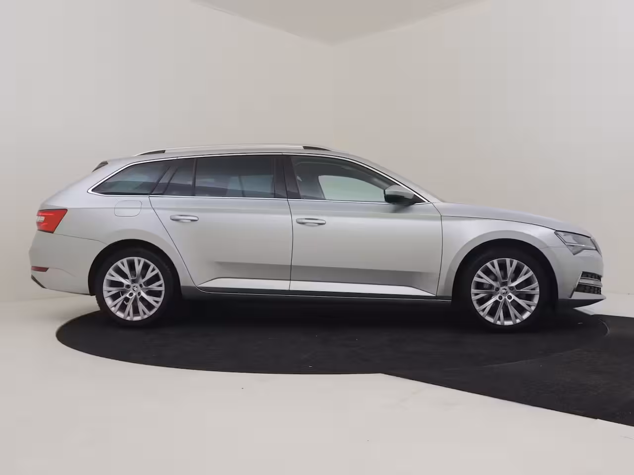 Skoda Superb Combi 1.4 TSI iV Sportline Business 218PK DSG/AUTO l Elektr. Klep l Achteruitrijcamera | App Con