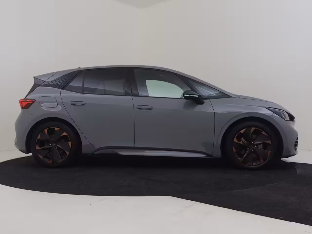 Cupra Born Impulse 62 kWh | Camera | Adapt Cr. Control | 94 % SoH | Stoel/stuurverw | Elekt. Verst. v