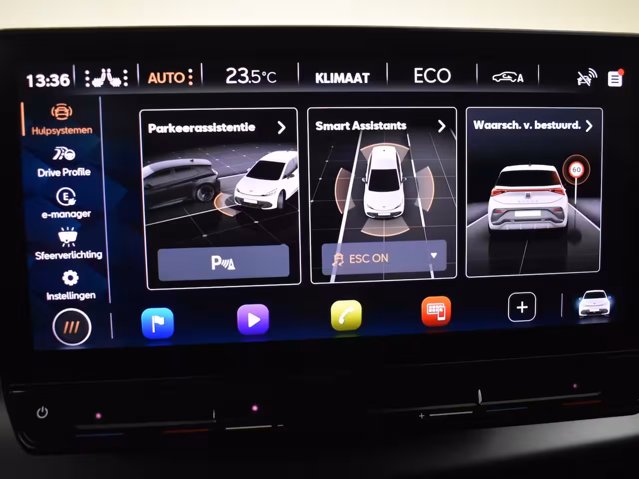 Cupra Born Adrenaline One 62 kWh l Achteruitrijcamera | App connect | Stoel en Stuurverwarming l Navi