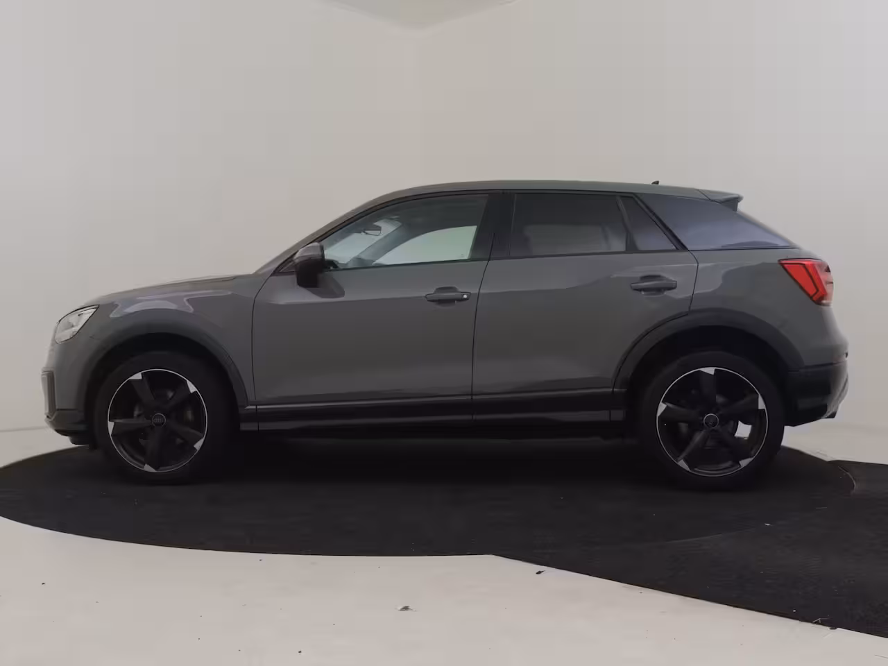 Audi Q2 30 TFSI S Edition l Panorama Dak | Keyless entry/start | Stoelverwarming | Dodehoek detect