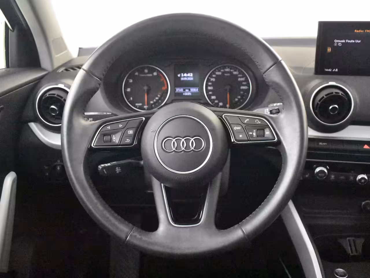 Audi Q2 30 TFSI S Edition l Panorama Dak | Keyless entry/start | Stoelverwarming | Dodehoek detect