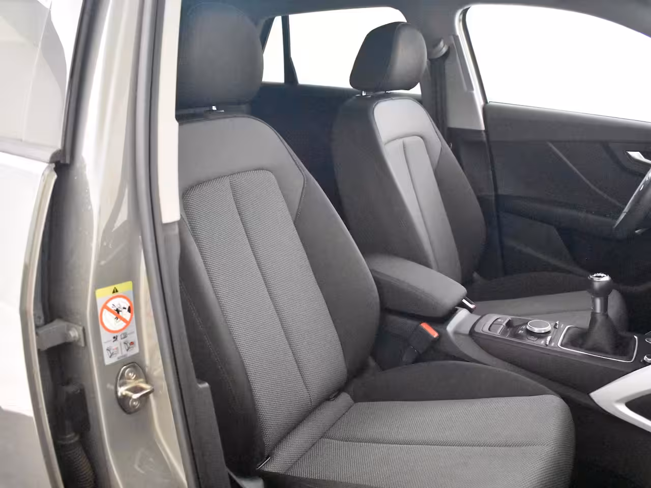 Audi Q2 30 TFSI S Edition l Panorama Dak | Keyless entry/start | Stoelverwarming | Dodehoek detect