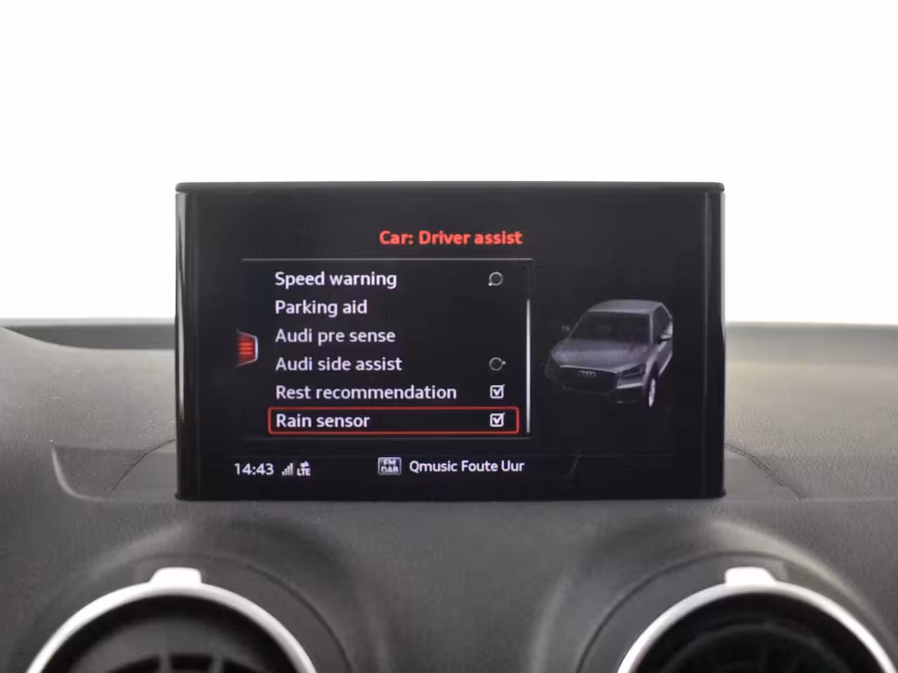 Audi Q2 30 TFSI S Edition l Panorama Dak | Keyless entry/start | Stoelverwarming | Dodehoek detect