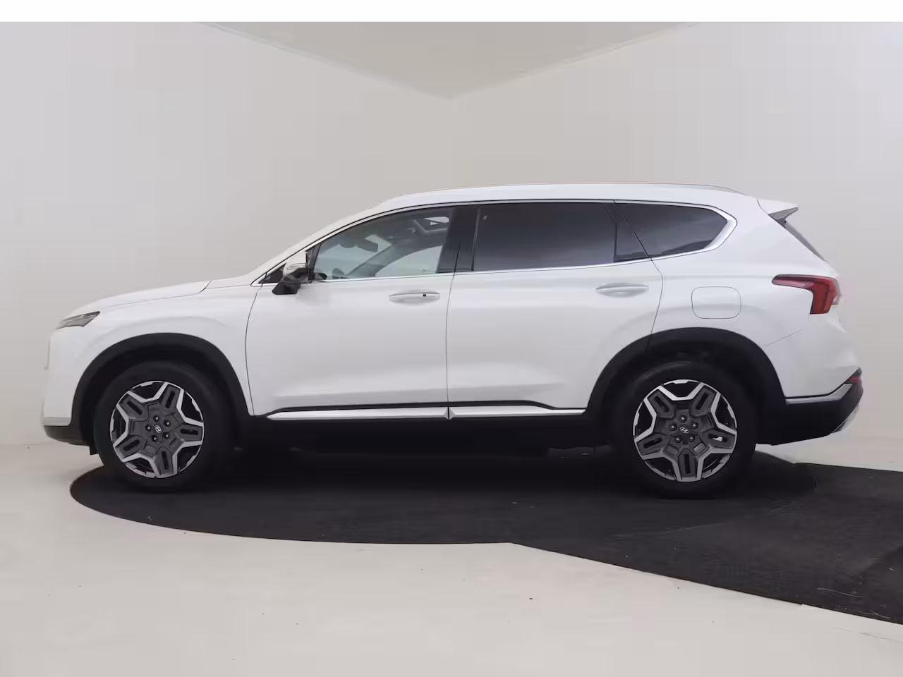 Hyundai Santa Fe 1.6 T-GDI PHEV Premium 265 PK AUTO | Head-up display | Elekt glazen pano-dak | 360 gr Came