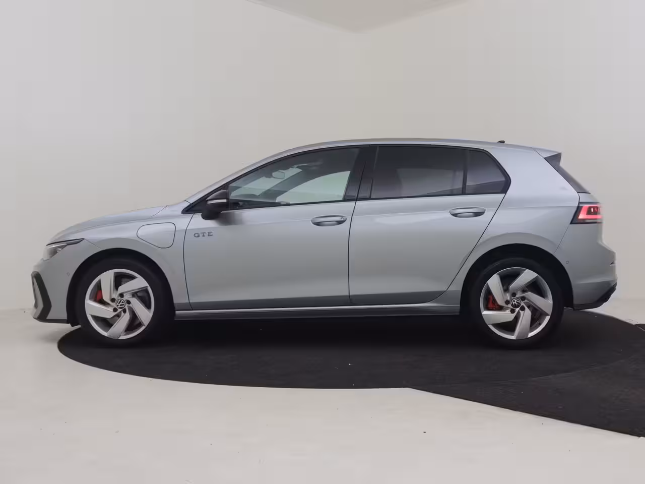 Volkswagen Golf 1.5 eHybrid GTE 272PK DSG/AUTO | Camera | IQ Light l Elektr. Trekhaak | Parkeerassistent |