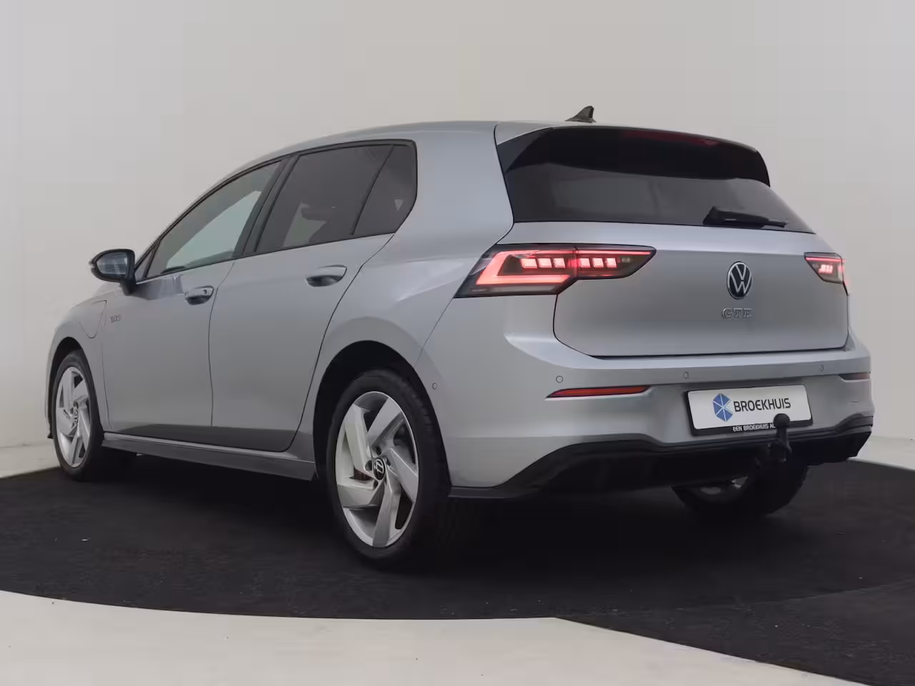 Volkswagen Golf 1.5 eHybrid GTE 272PK DSG/AUTO | Camera | IQ Light l Elektr. Trekhaak | Parkeerassistent |