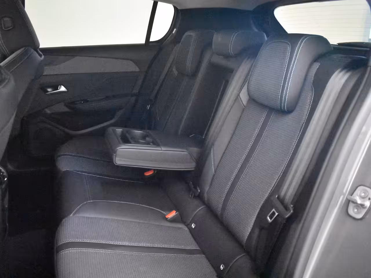 Peugeot E-308 Allure EV 54 kWh | 1e eigenaar | Apple carplay | Achteruitrijcamera | Keyless | Navigatie