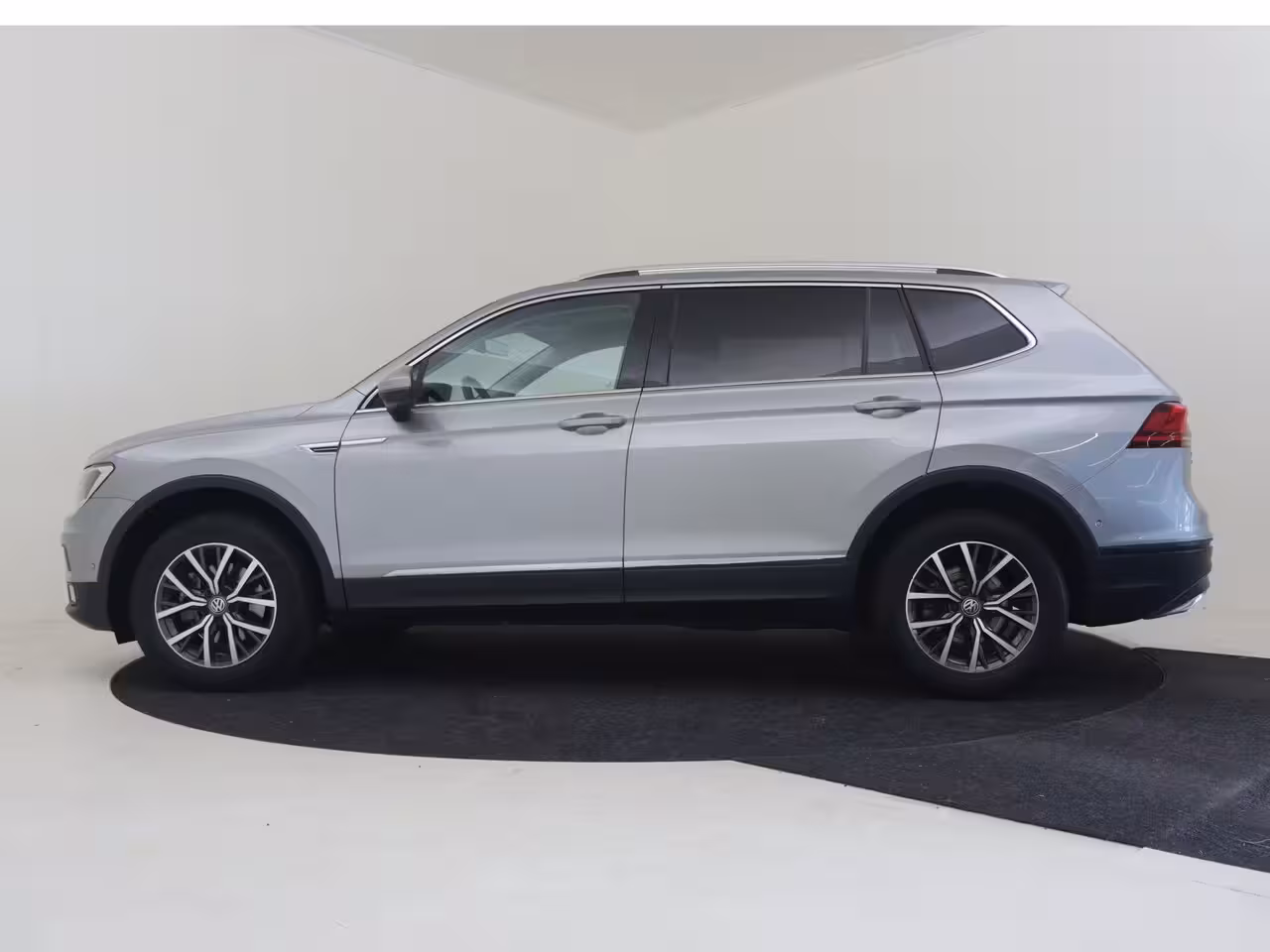 Volkswagen Tiguan Allspace 1.5 TSI Comfortline Business 150PK DSG/AUTO | Trekhaak uitklapbaar | Achteruitrijcamera |