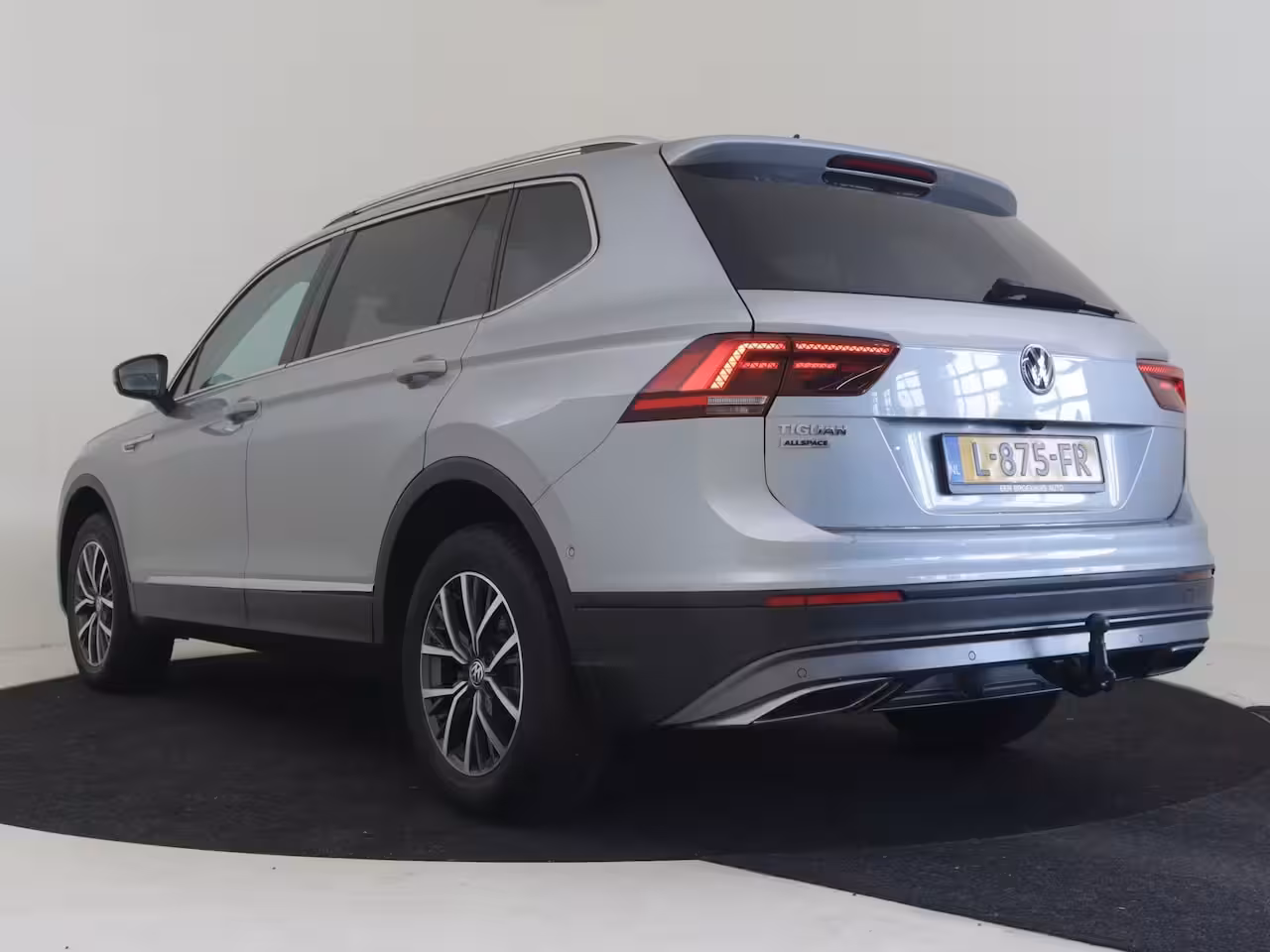 Volkswagen Tiguan Allspace 1.5 TSI Comfortline Business 150PK DSG/AUTO | Trekhaak uitklapbaar | Achteruitrijcamera |