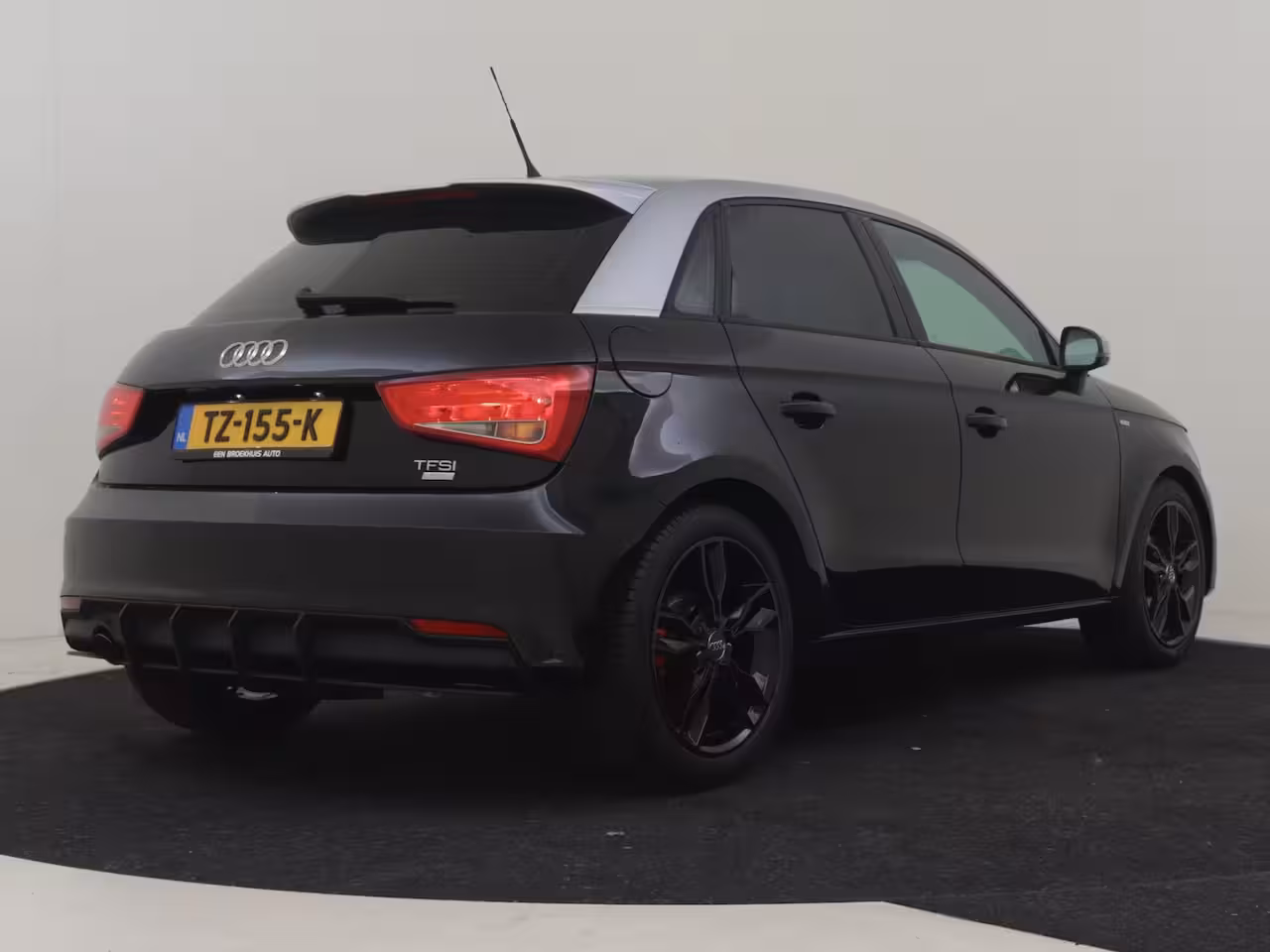 Audi A1 Sportback 1.0 TFSI S-Line Advance Sport 95Pk l Stoelverwarming l Auto. Airco | Navigatie | Cruise co