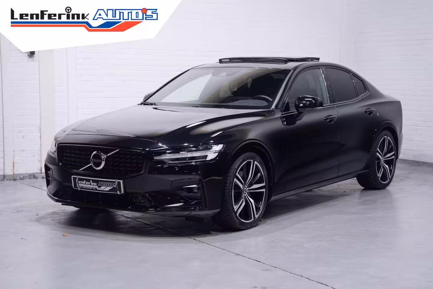 Volvo S60 2.0 B3 R-Design NAP Schuifdak Memory sportstoelen Volleder Camera Apple Carplay/Android Au
