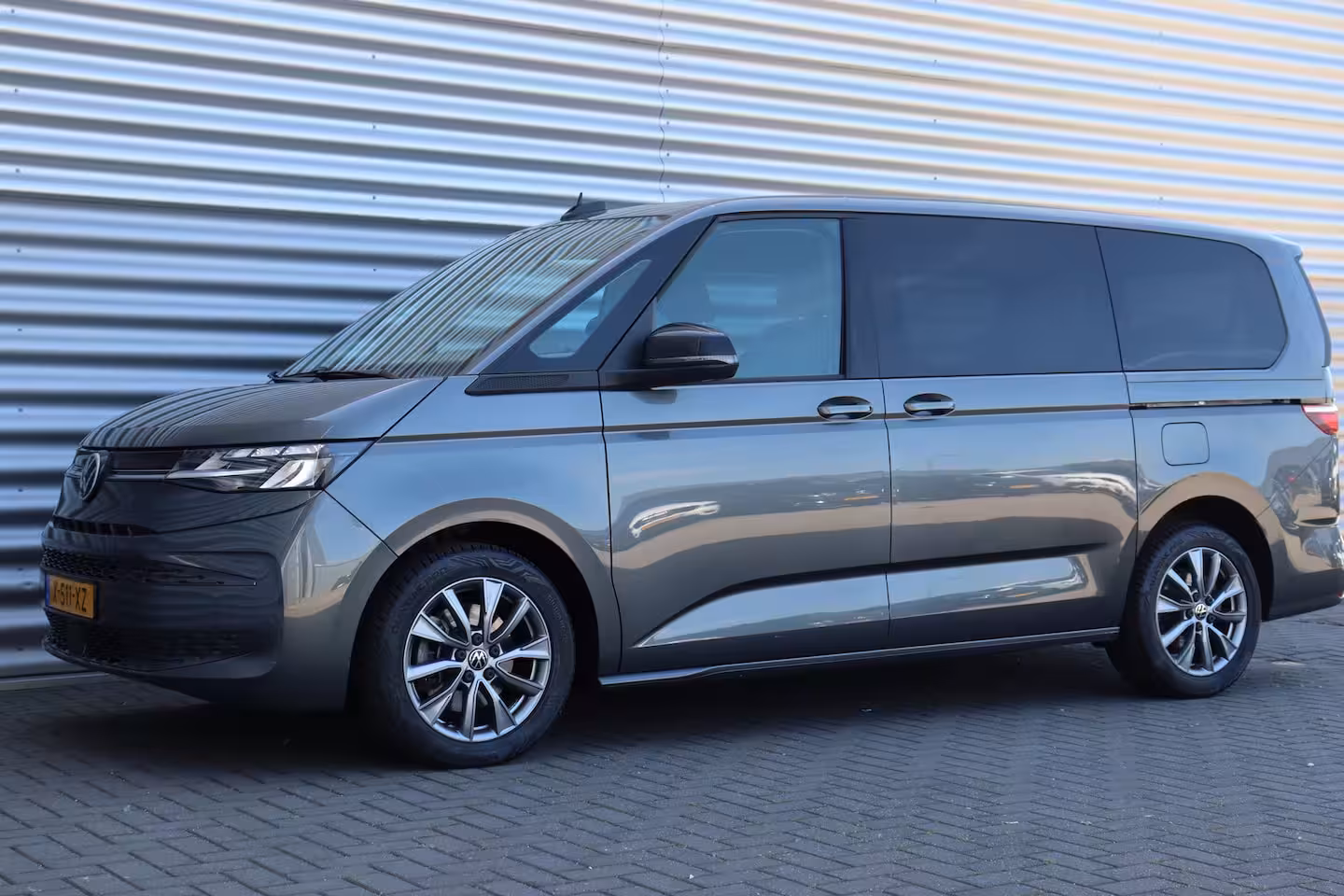 Volkswagen Multivan 1.4 e-HYBRID 217PK L2 7-ZITS BUSINESS LIFE SOH 98, 13% / NAVI / CLIMA / FULL-LED / PDC / 1
