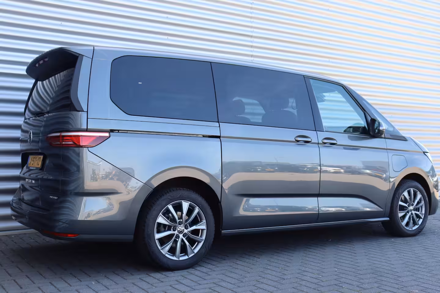 Volkswagen Multivan 1.4 e-HYBRID 217PK L2 7-ZITS BUSINESS LIFE SOH 98, 13% / NAVI / CLIMA / FULL-LED / PDC / 1