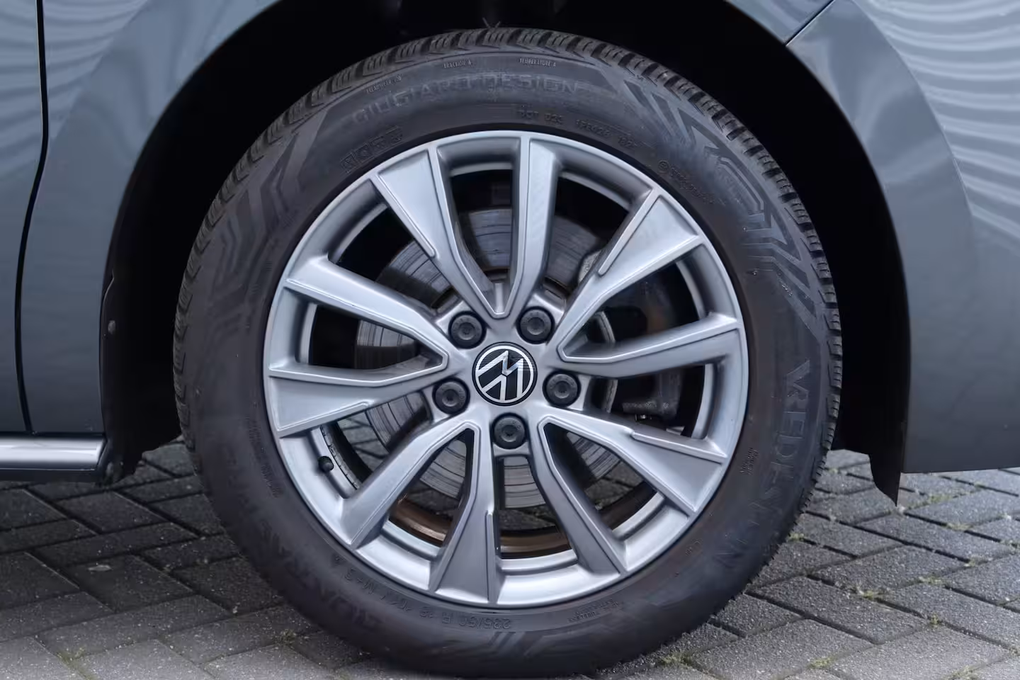 Volkswagen Multivan 1.4 e-HYBRID 217PK L2 7-ZITS BUSINESS LIFE SOH 98, 13% / NAVI / CLIMA / FULL-LED / PDC / 1