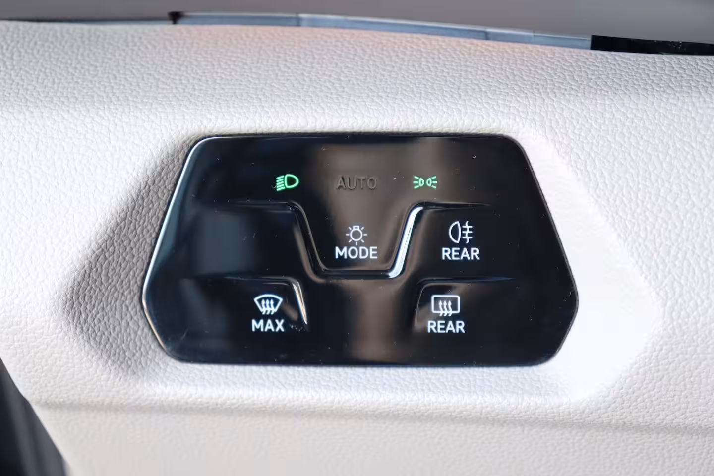 Volkswagen Multivan 1.4 e-HYBRID 217PK L2 7-ZITS BUSINESS LIFE SOH 98, 13% / NAVI / CLIMA / FULL-LED / PDC / 1