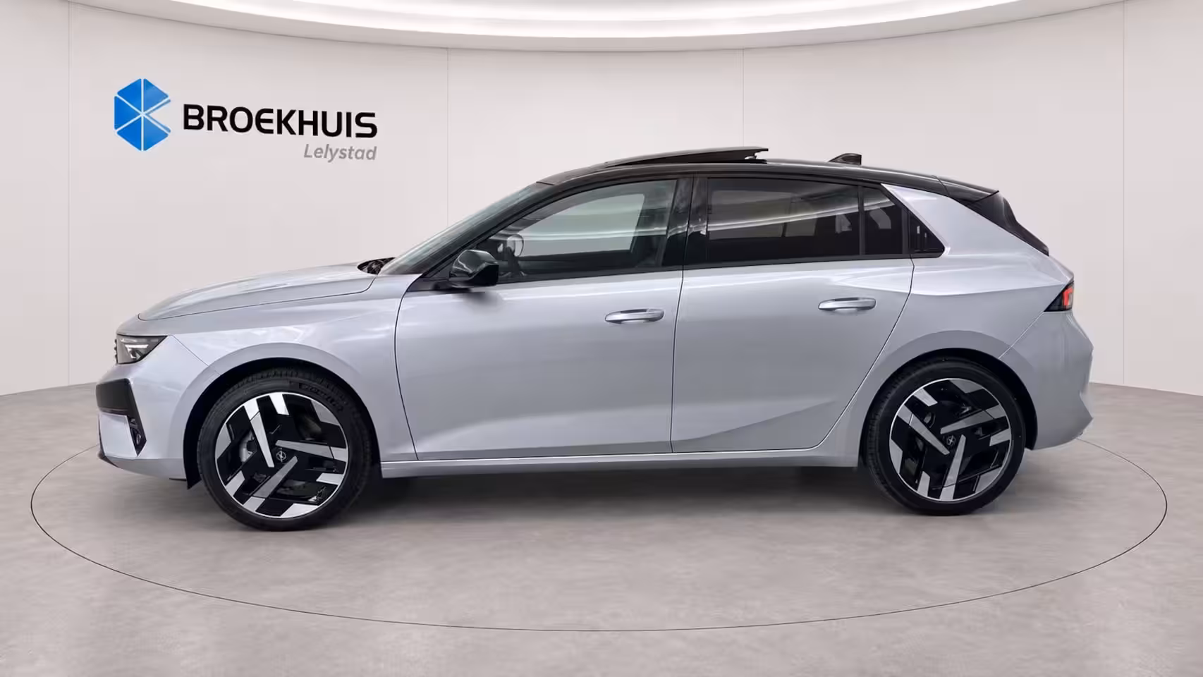 Opel Astra Electric Astra-e Ultimate - | Achteruitrijcamera 180° | Adaptive Cruise control | Apple CarPlay en