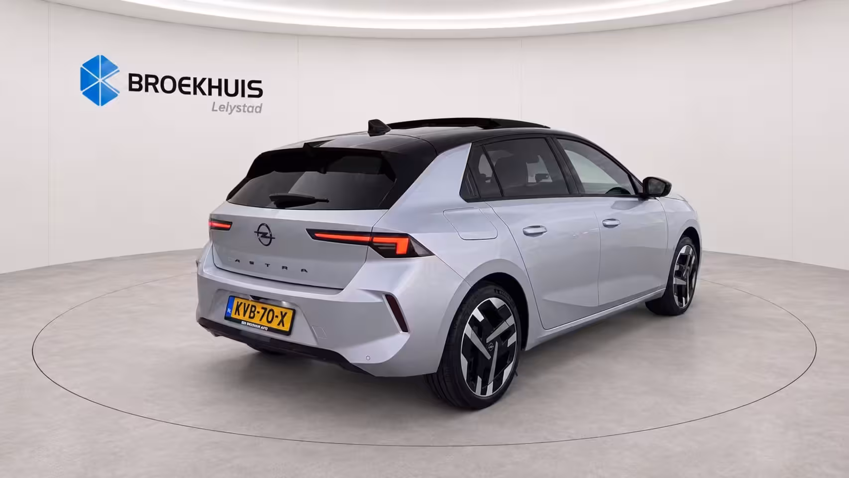 Opel Astra Electric Astra-e Ultimate - | Achteruitrijcamera 180° | Adaptive Cruise control | Apple CarPlay en