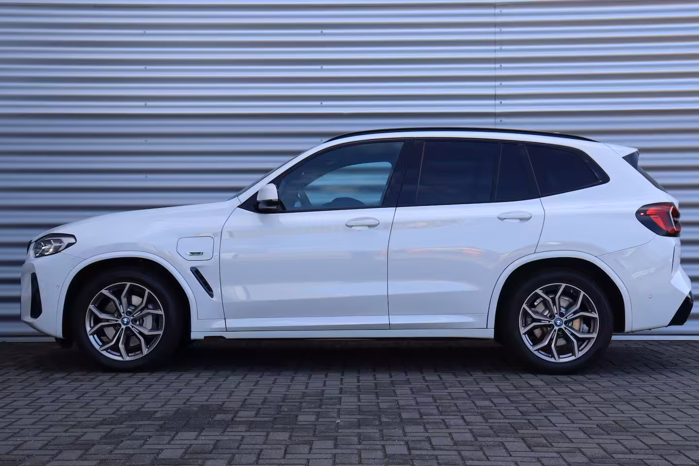 BMW X3 XDRIVE30e 292PK HIGH EXECUTIVE M-SPORT AUTOMAAT SOH 97% / NAVI / LEDER / FULL-LED / CLIMA