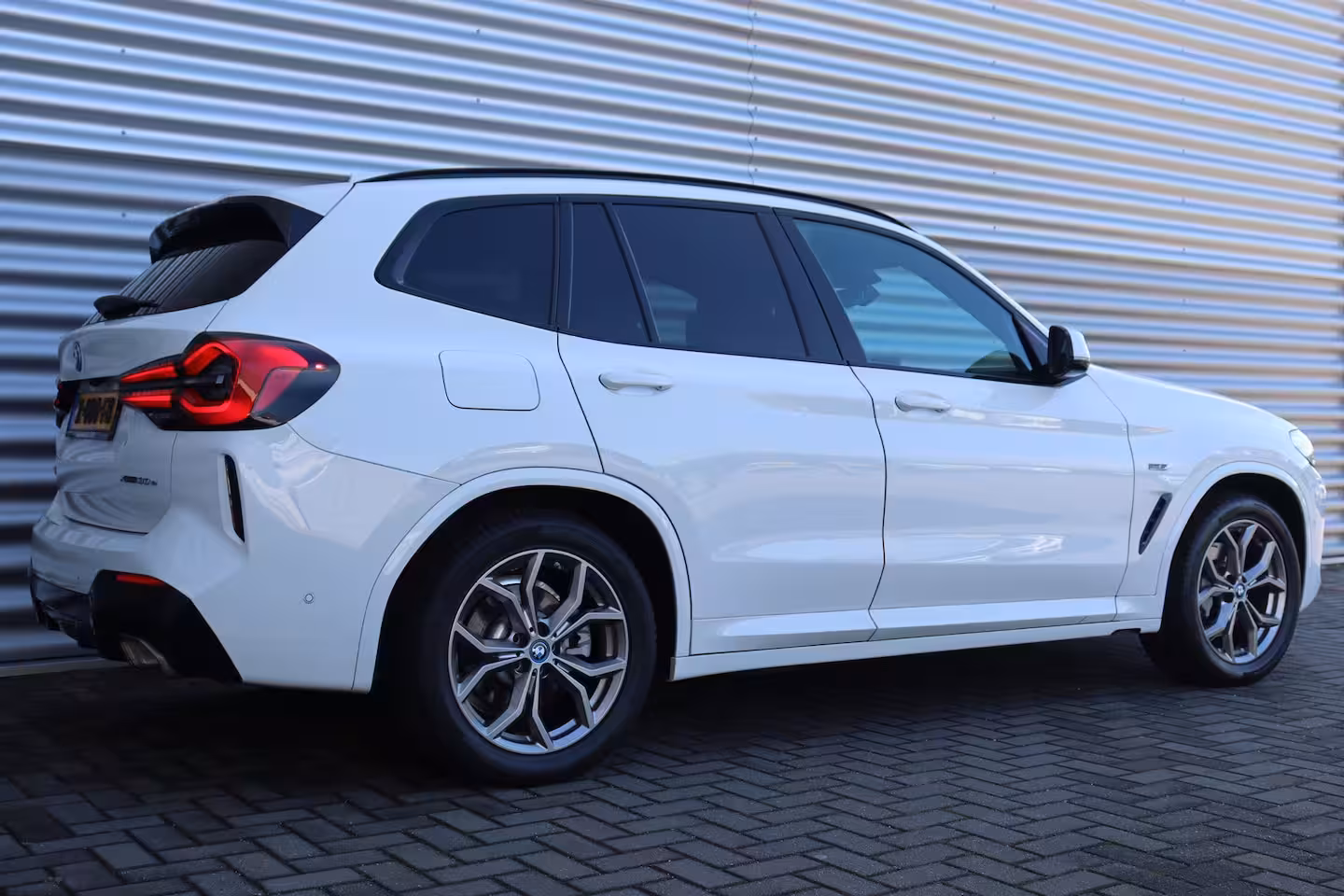 BMW X3 XDRIVE30e 292PK HIGH EXECUTIVE M-SPORT AUTOMAAT SOH 97% / NAVI / LEDER / FULL-LED / CLIMA