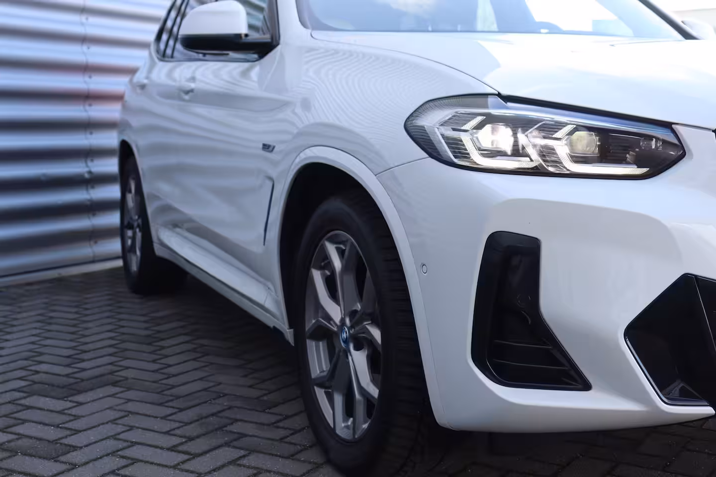 BMW X3 XDRIVE30e 292PK HIGH EXECUTIVE M-SPORT AUTOMAAT SOH 97% / NAVI / LEDER / FULL-LED / CLIMA