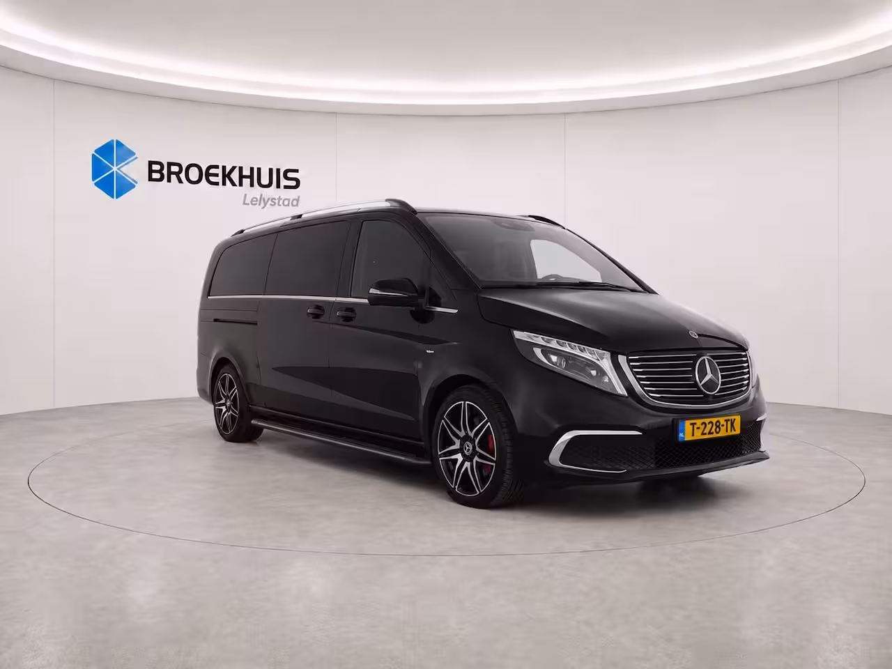 Mercedes-Benz EQV 300 L3 90KWH 204PK AVANTGARDE AMG NAVI / LEDER / CLIMA / FULL-LED / PDC / CAMERA / 18" LMV