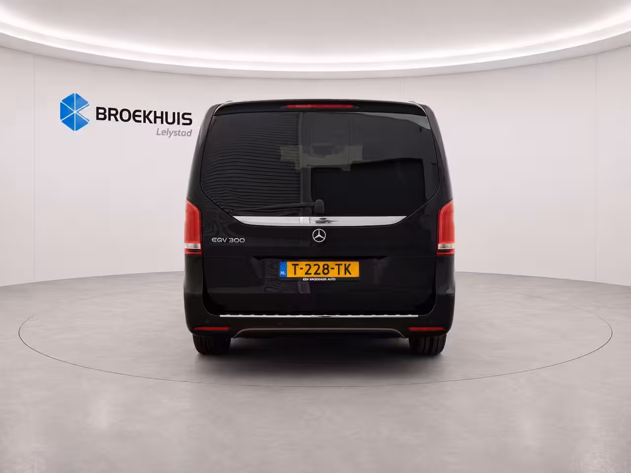Mercedes-Benz EQV 300 L3 90KWH 204PK AVANTGARDE AMG NAVI / LEDER / CLIMA / FULL-LED / PDC / CAMERA / 18" LMV