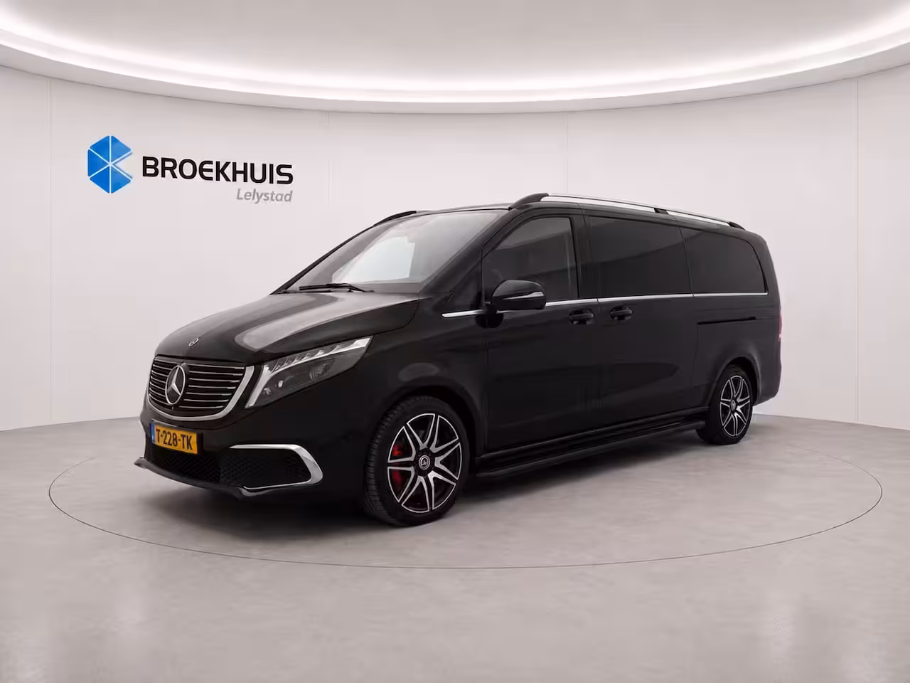 Mercedes-Benz EQV 300 L3 90KWH 204PK AVANTGARDE AMG NAVI / LEDER / CLIMA / FULL-LED / PDC / CAMERA / 18" LMV
