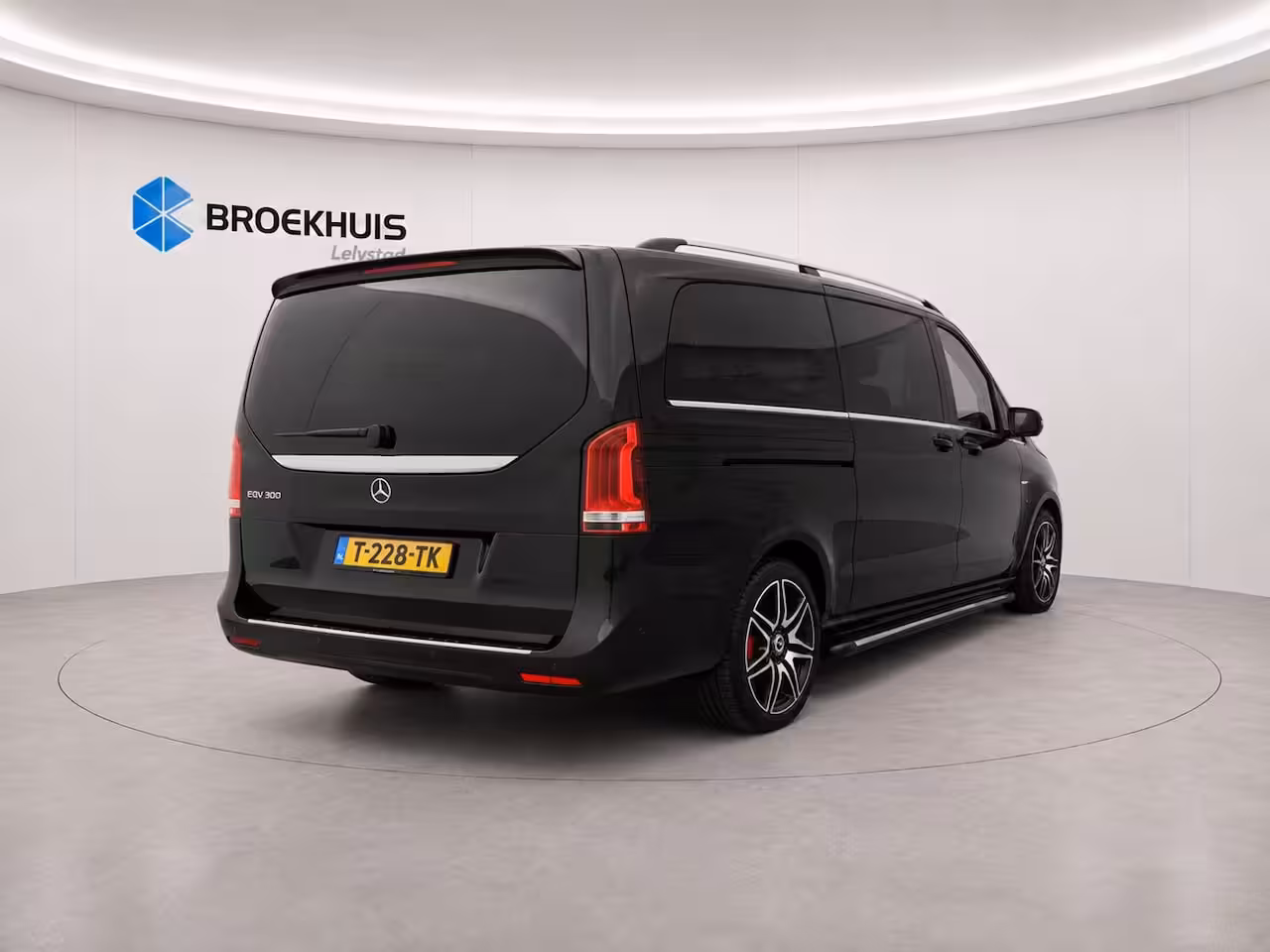 Mercedes-Benz EQV 300 L3 90KWH 204PK AVANTGARDE AMG NAVI / LEDER / CLIMA / FULL-LED / PDC / CAMERA / 18" LMV