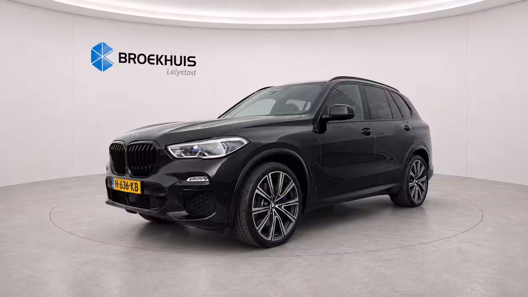 BMW X5 XDRIVE45E 394PK HIGH EXECUTIVE M-SPORT AUTOMAAT / NAVI / LEDER / LASER-LED / CLIMA / 22" L