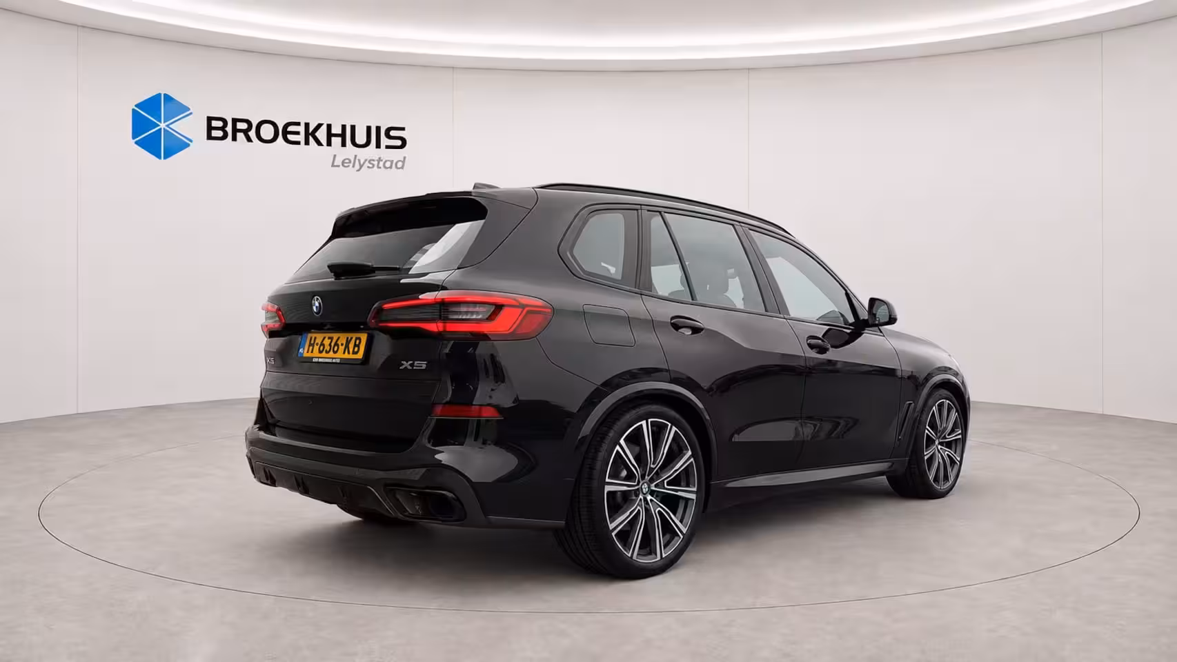 BMW X5 XDRIVE45E 394PK HIGH EXECUTIVE M-SPORT AUTOMAAT / NAVI / LEDER / LASER-LED / CLIMA / 22" L
