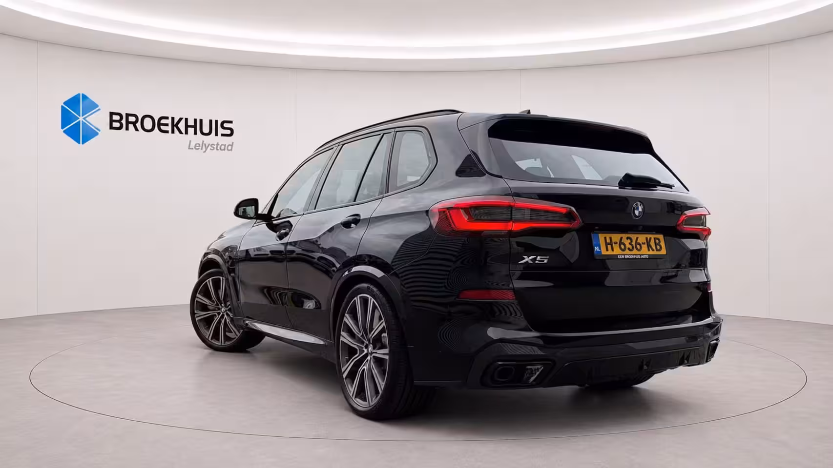 BMW X5 XDRIVE45E 394PK HIGH EXECUTIVE M-SPORT AUTOMAAT / NAVI / LEDER / LASER-LED / CLIMA / 22" L