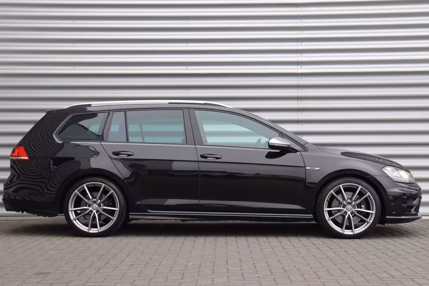 Volkswagen Golf Variant R 2.0 TSI 300PK 4-MOTION AUTOMAAT / NAVI / CLIMA / FULL-LED / ORG. NL. / 19" PRETORIA / PA